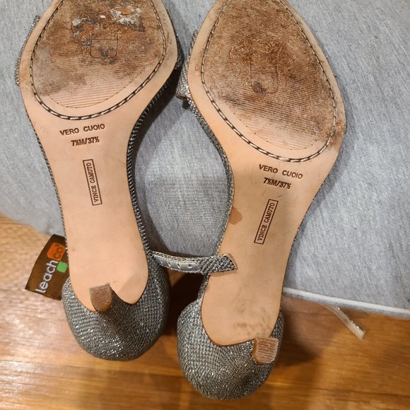 Vince Camuto Vero Cuoio Silver Sparkly Heels, size 7.5/37.5 - Picture 4 of 4